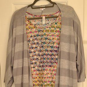 LuLaRoe swirly print Classic tee